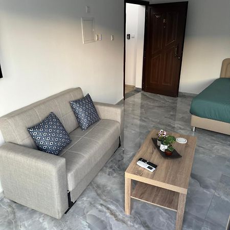 Beachside Light House Kato Paphos 82 Екстер'єр фото