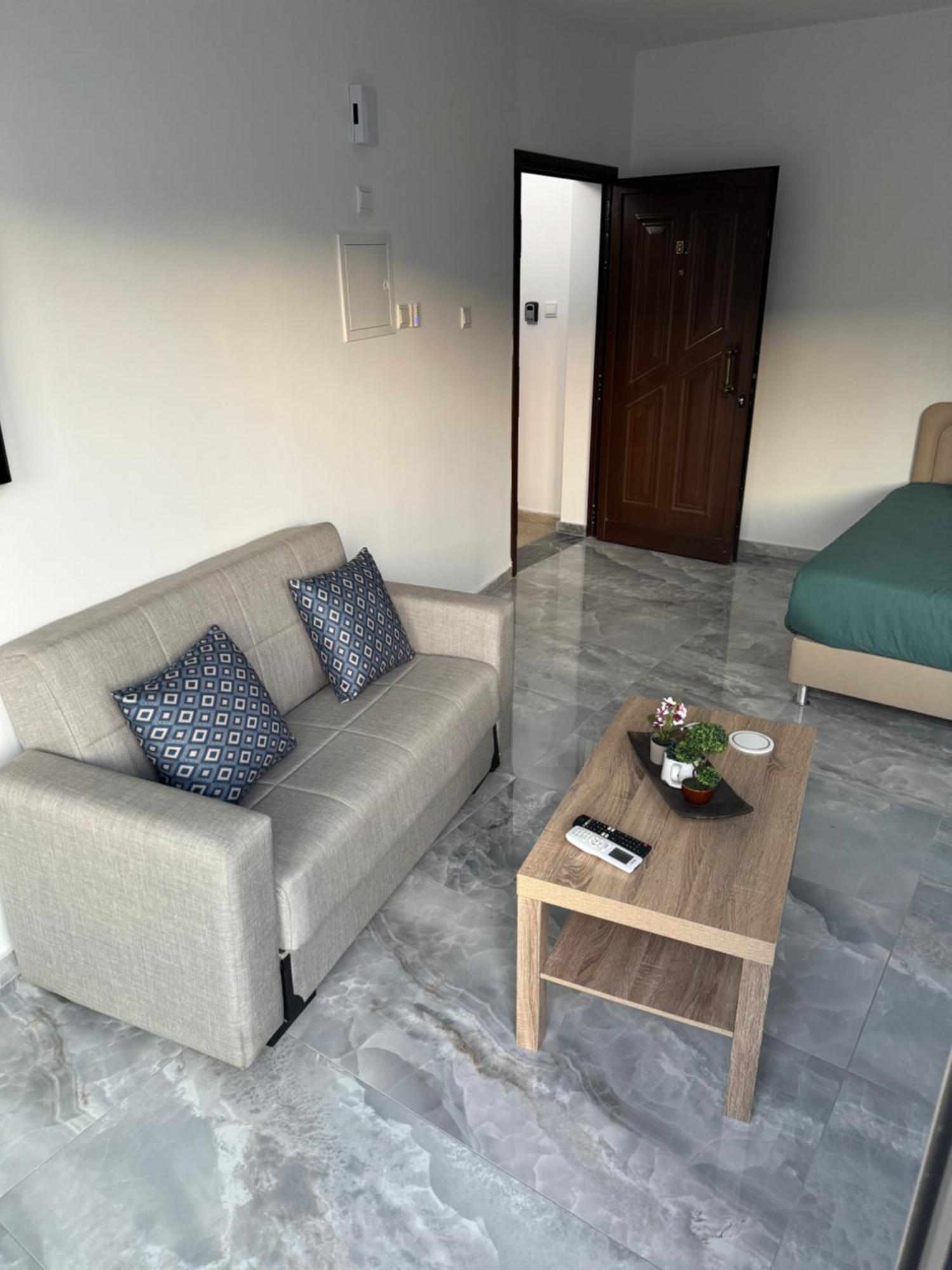 Beachside Light House Kato Paphos 82 Екстер'єр фото