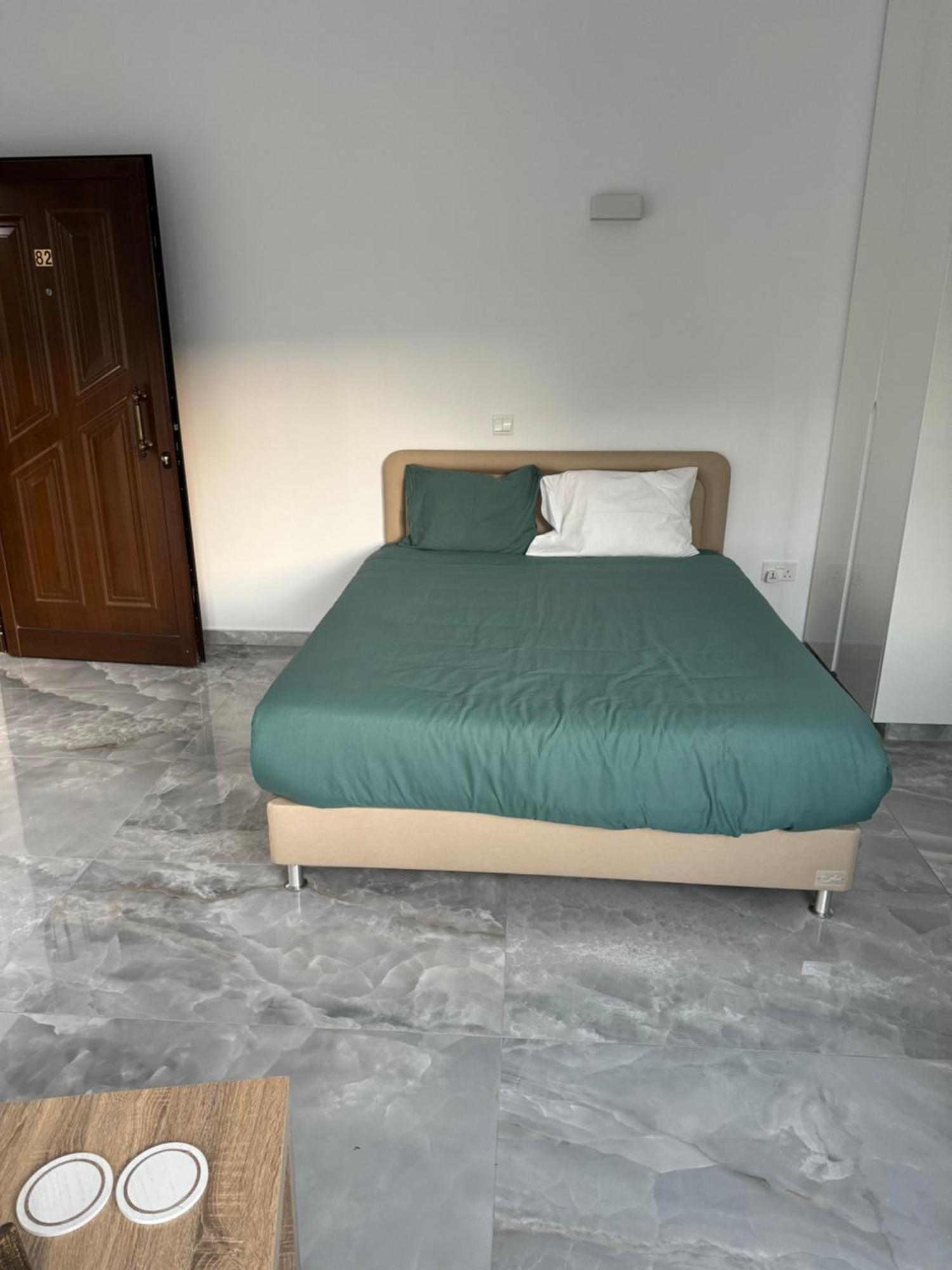Beachside Light House Kato Paphos 82 Екстер'єр фото